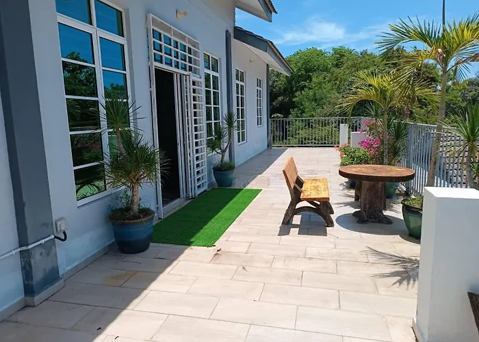Villa Anjung Tamu